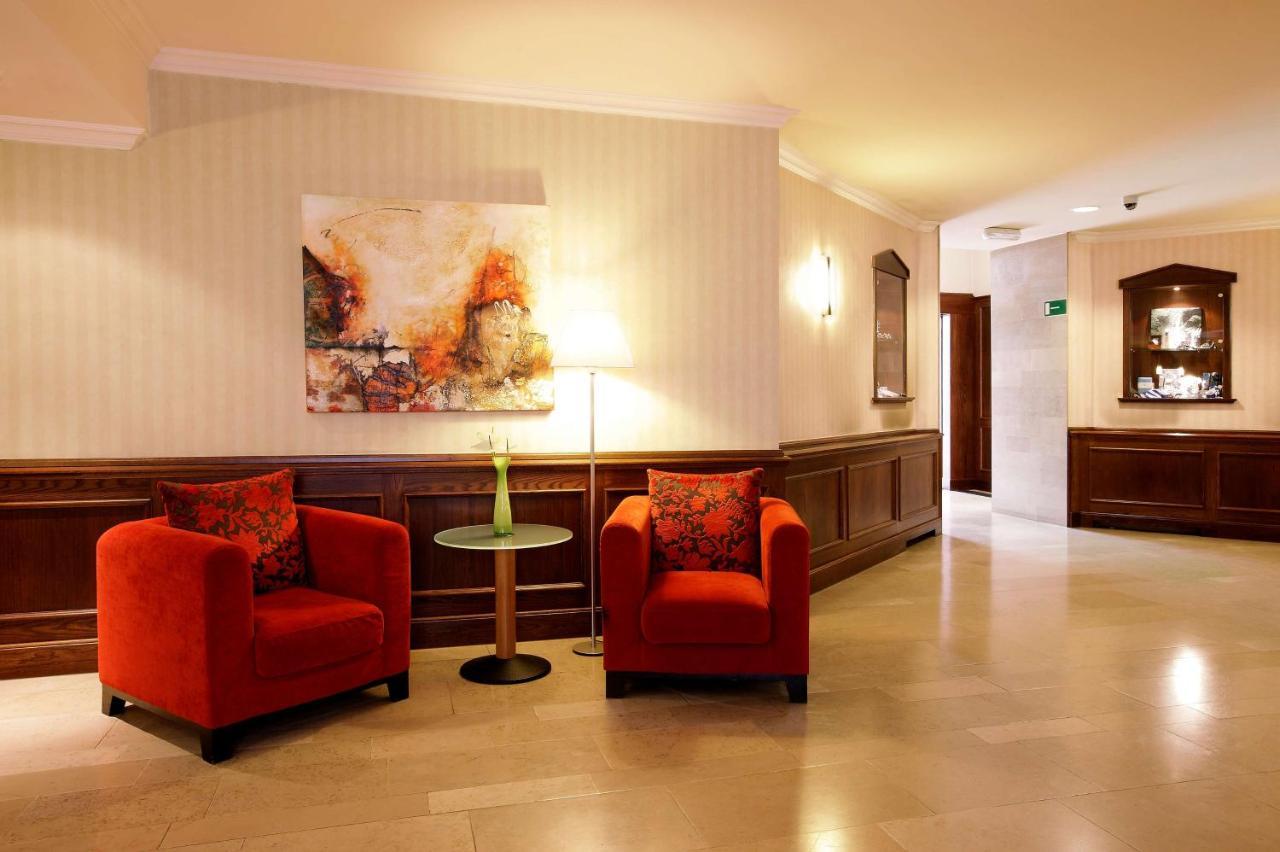 Hotel Nh Gent Sint Pieters Esterno foto