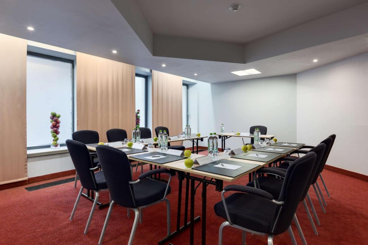 Hotel Nh Gent Sint Pieters Esterno foto