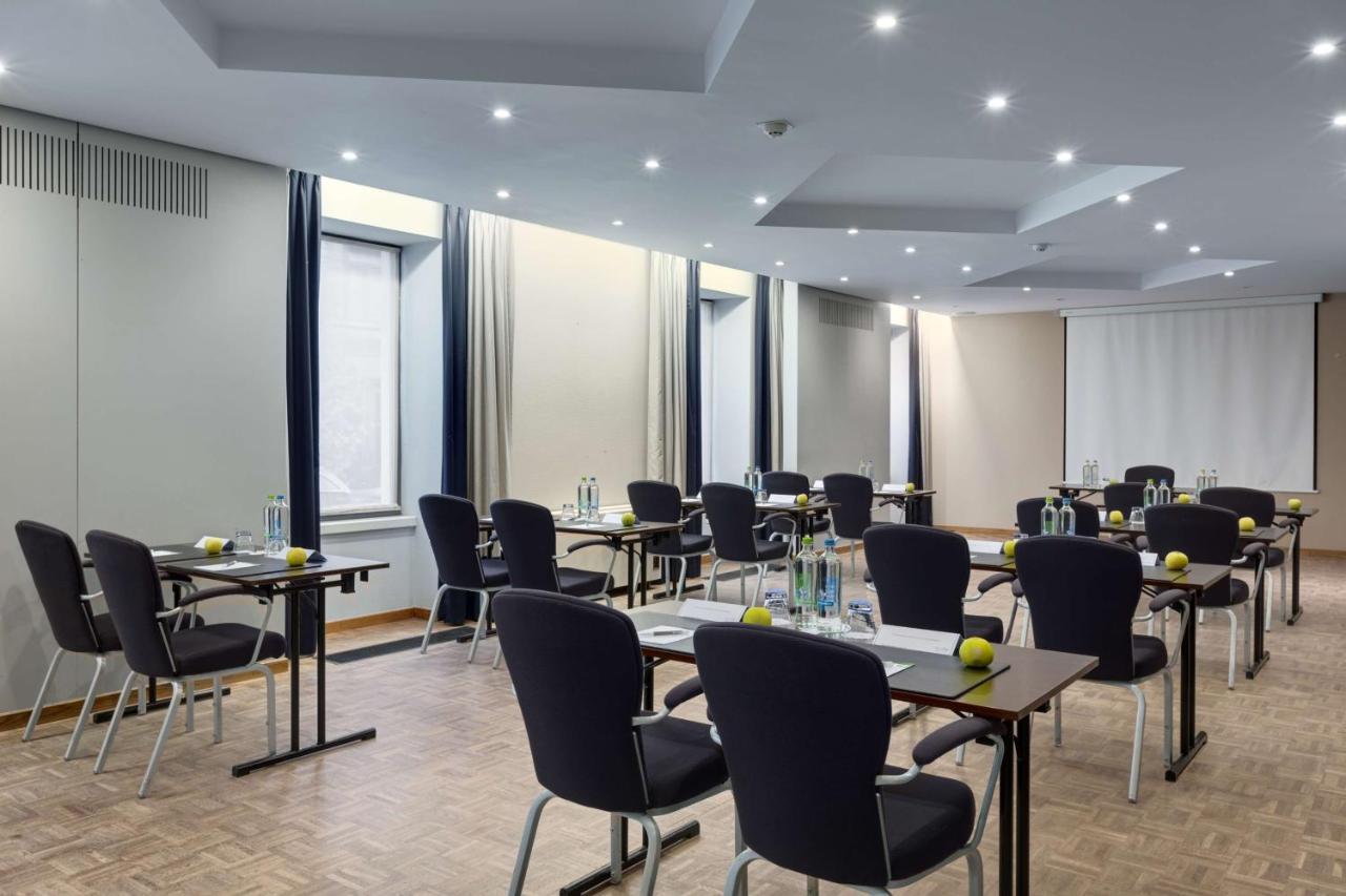 Hotel Nh Gent Sint Pieters Esterno foto